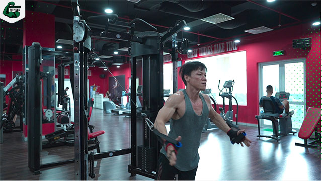 Giữ nhiệt hoàn hảo - Mua đông thỏa sức bơi lội 