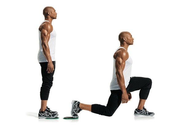 lunges chùng chân với tạ đơn